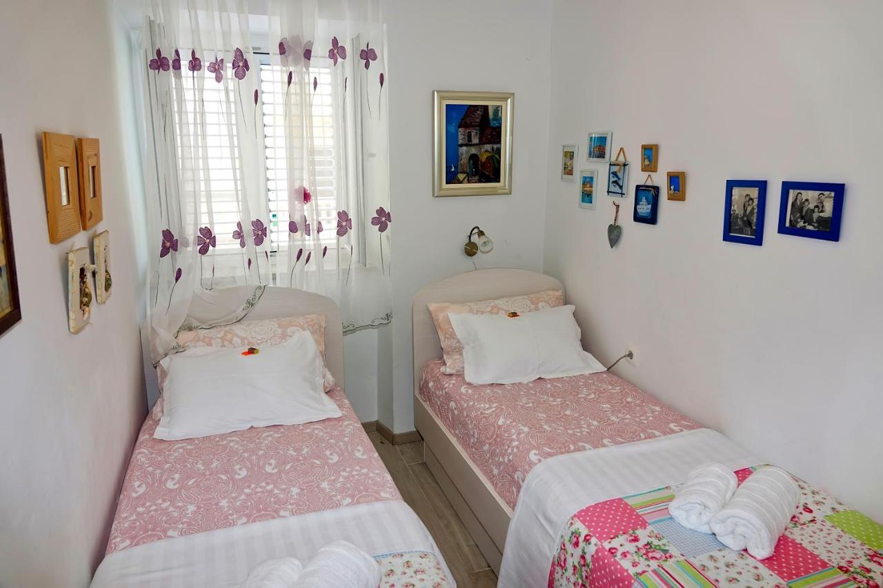 Two-Bedroom Apartment In The Centre Makarska Dış mekan fotoğraf