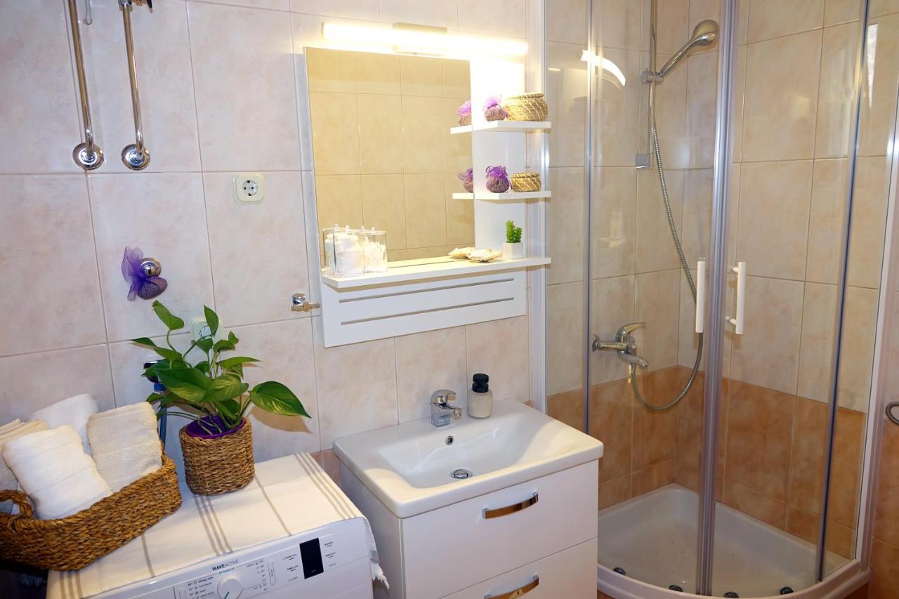 Two-Bedroom Apartment In The Centre Makarska Dış mekan fotoğraf